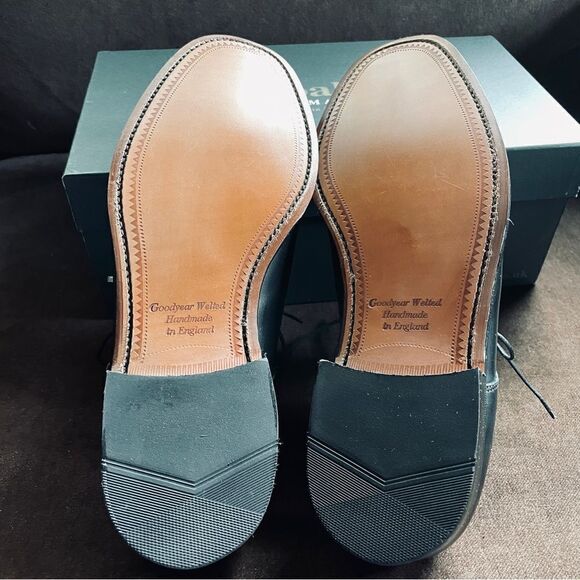 New in Box Loake Mens lace up brogues Made In England handmade 8 US 41 EUR - Picture 4 of 12